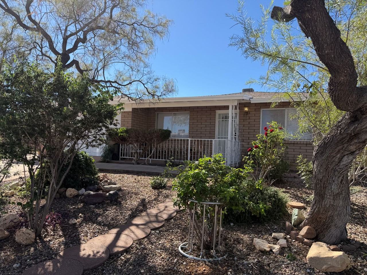 1101 Cholla Circle - Photo 2 of 17