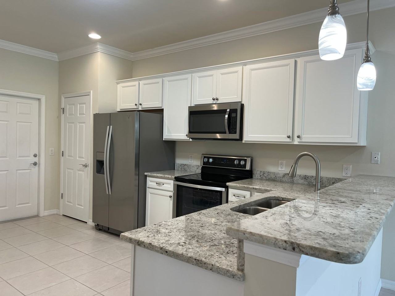 13565 Piero St - Photo 6 of 50