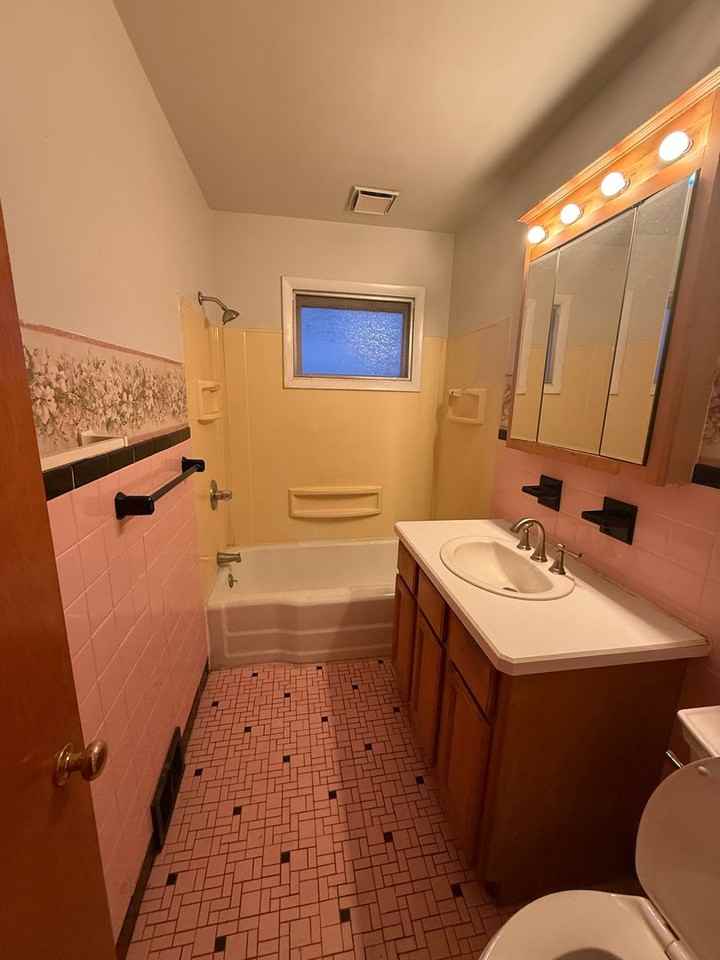1905 Braeburn Park Dr - Photo 4 of 7