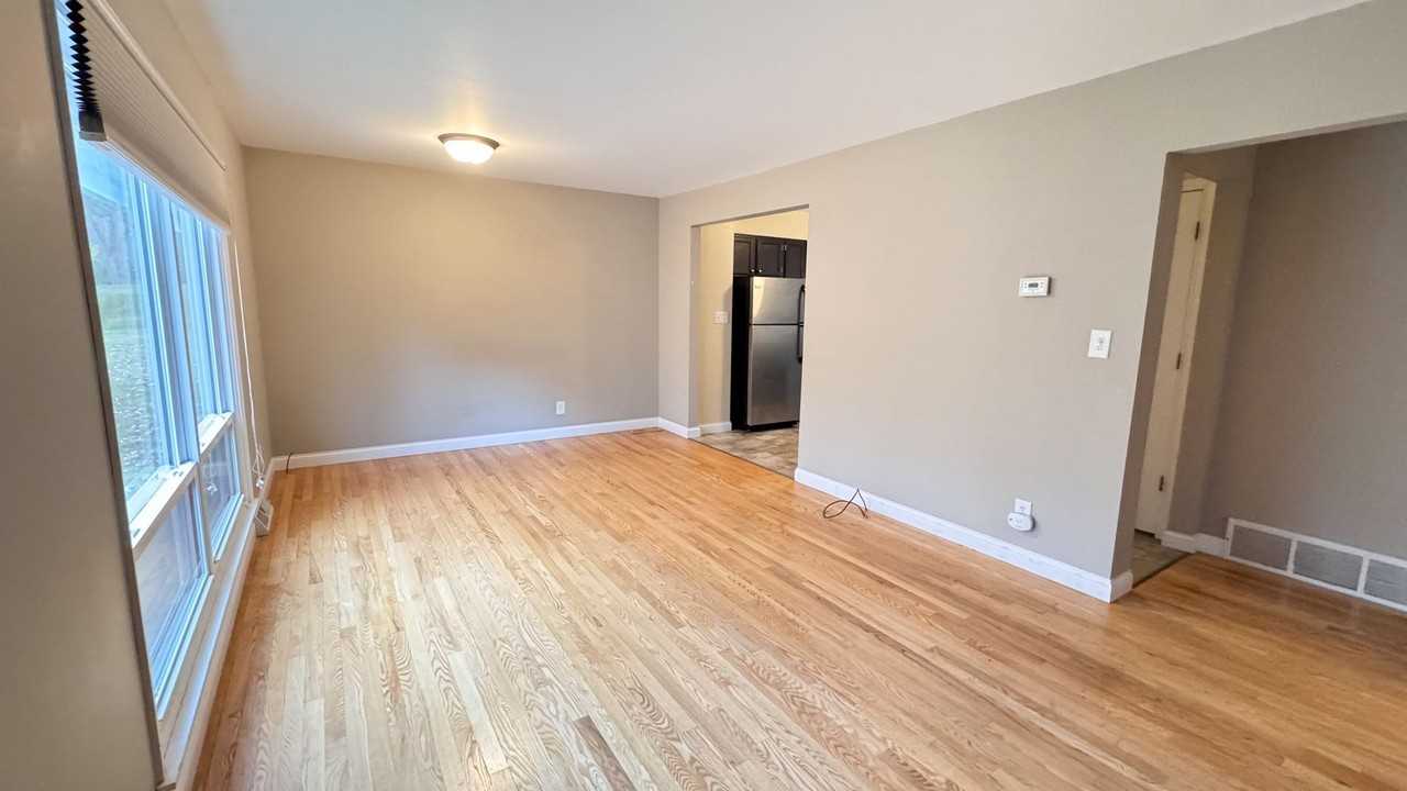 707 Bong Blvd - Photo 4 of 24
