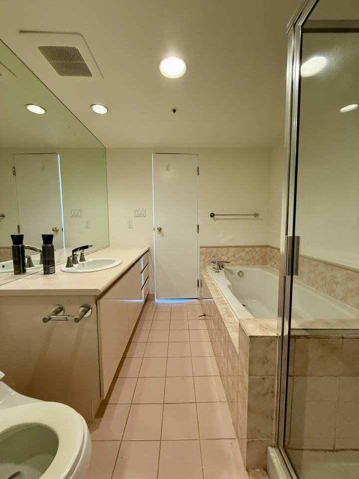 990 Beach Avenue #903 - Photo 3 of 22