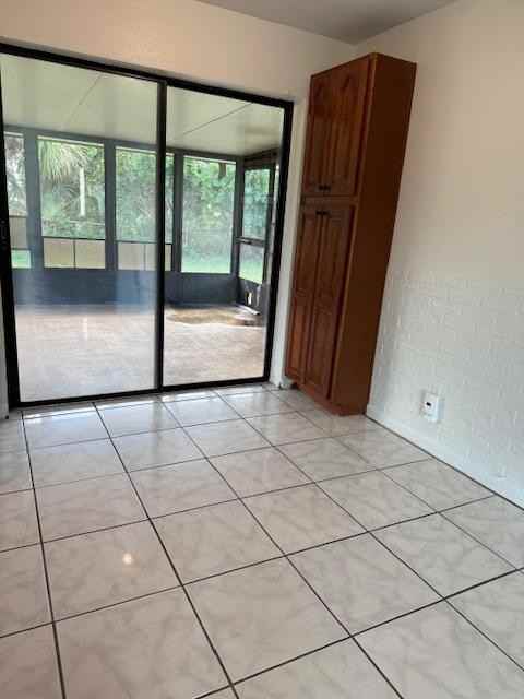 1043 Jersey St - Photo 5 of 16