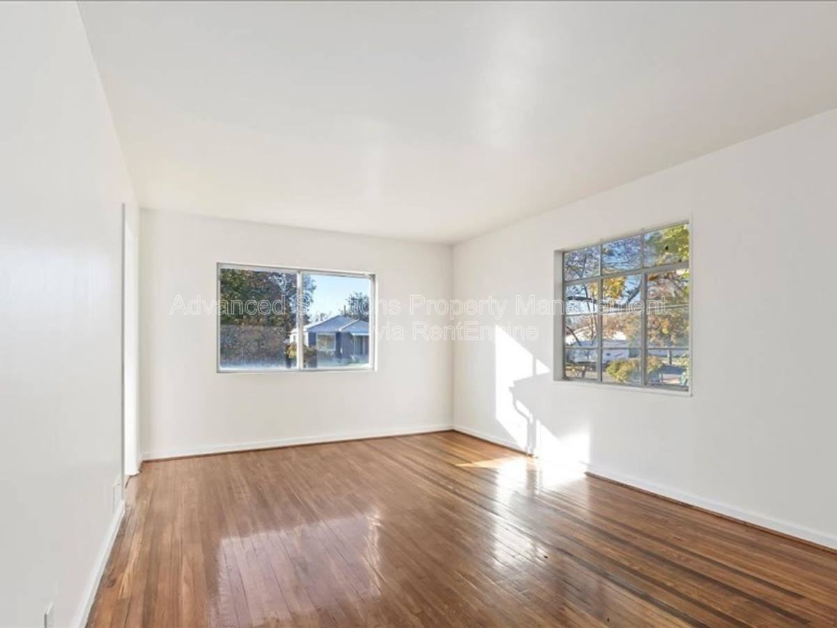 1150 West Simondi Avenue - Photo 3 of 10