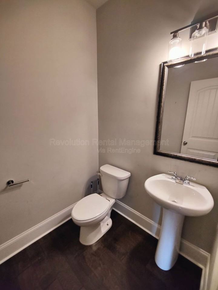 823 Python Drive - Photo 2 of 10