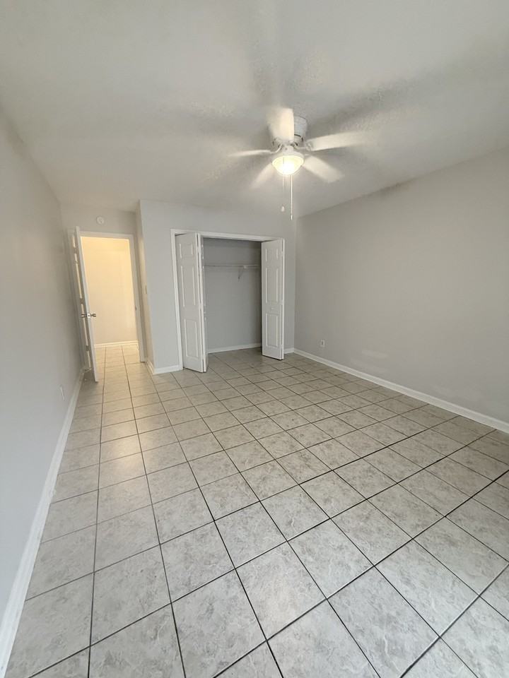 1025 Carolina Rd #W1 - Photo 2 of 29