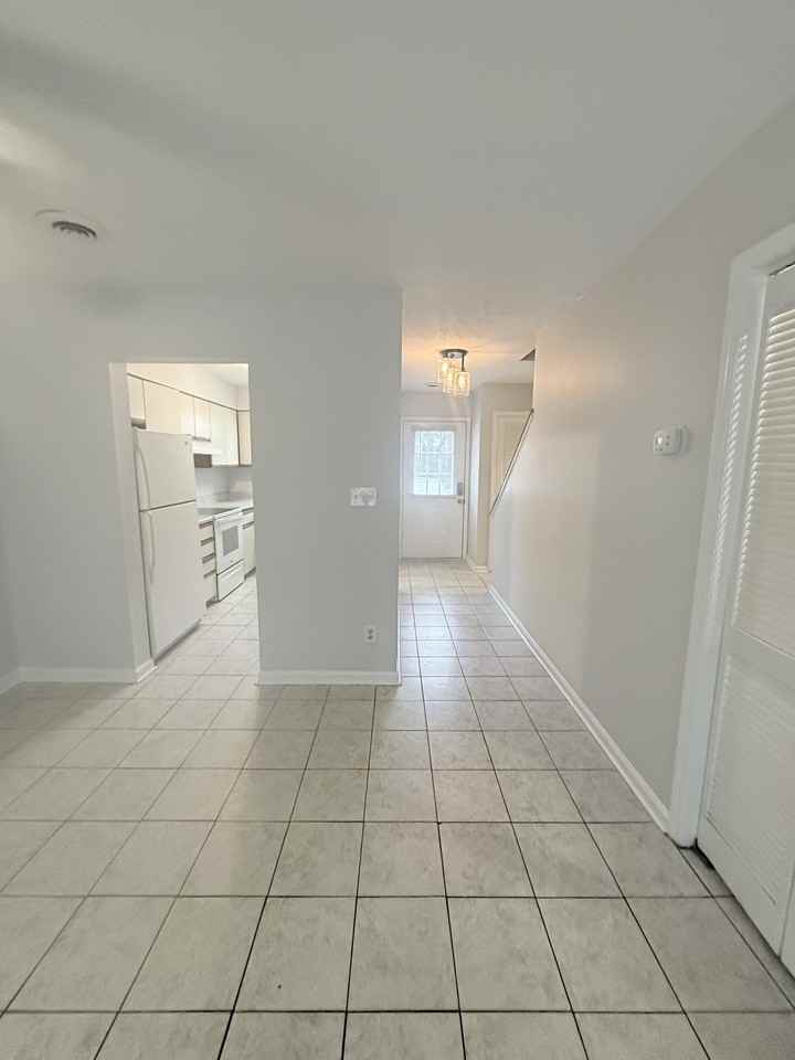 1025 Carolina Rd #W1 - Photo 5 of 29