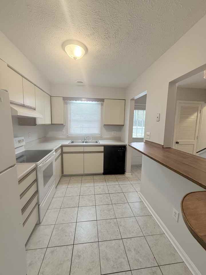 1025 Carolina Rd #W1 - Photo 3 of 29