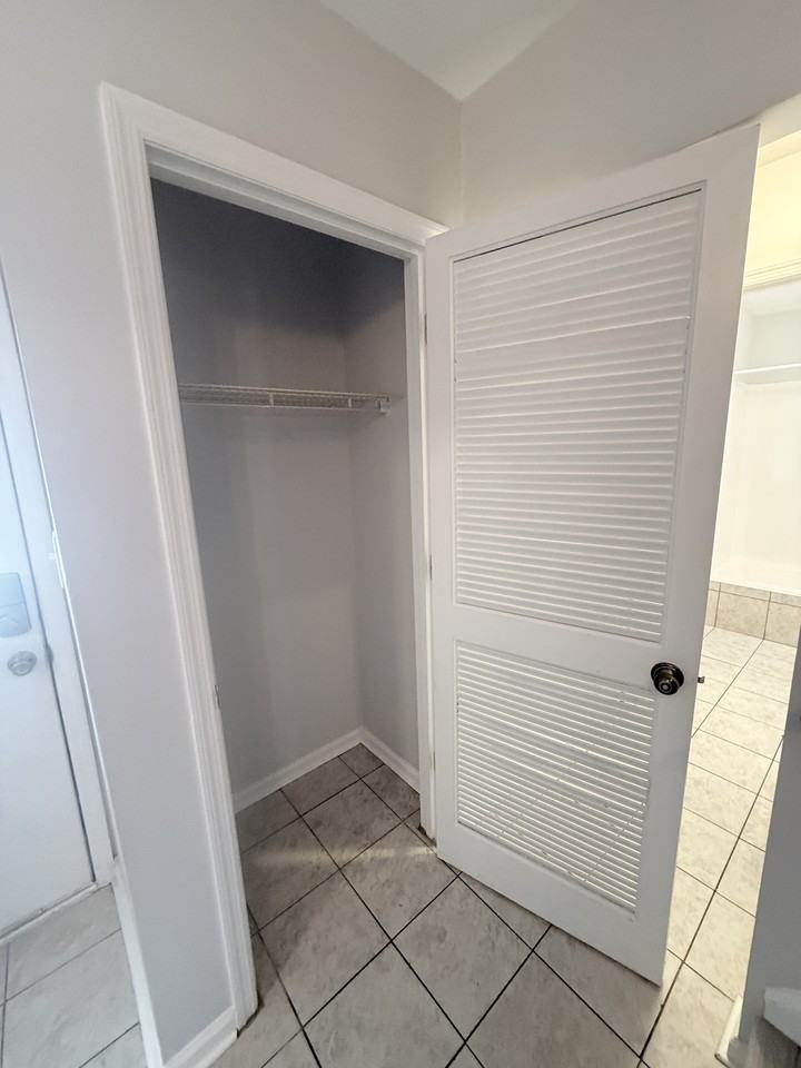 1025 Carolina Rd #W1 - Photo 4 of 29