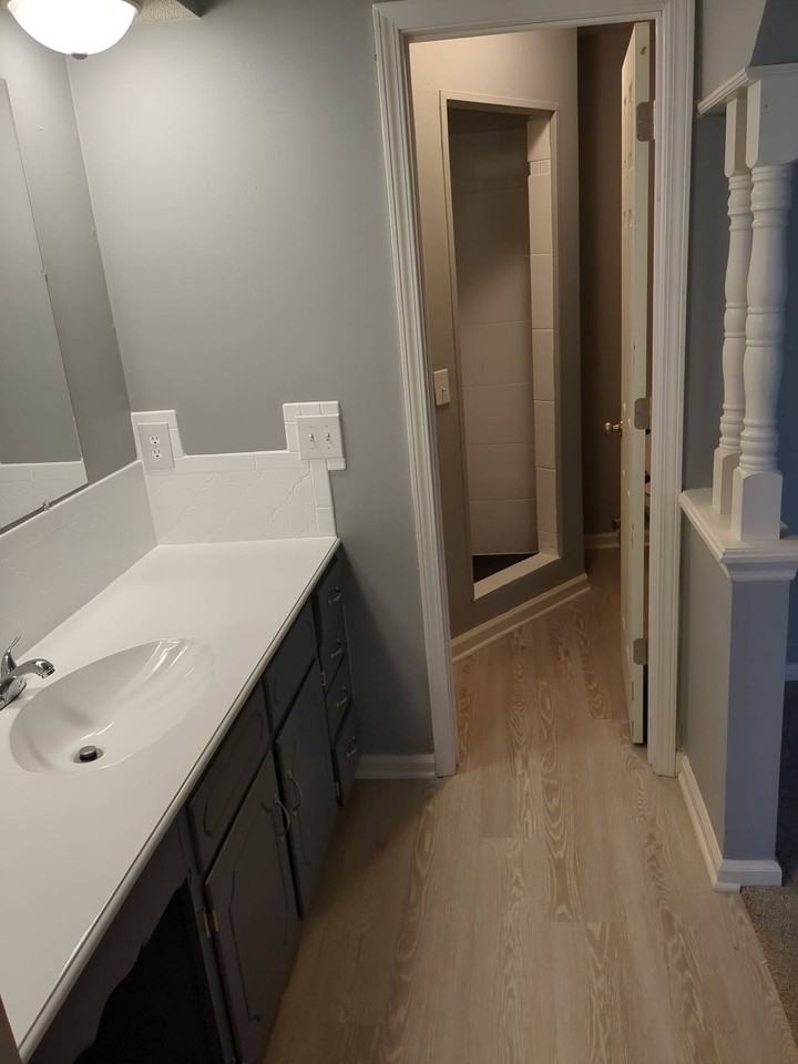 3305 S Oxford Ave - Photo 2 of 15