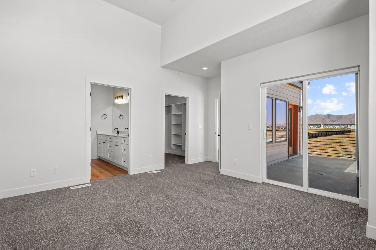 489 Wn #27 - Photo 5 of 41