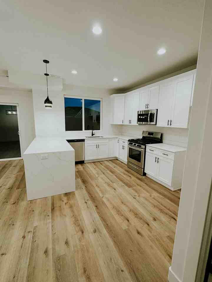 489 Wn #27 - Photo 4 of 41