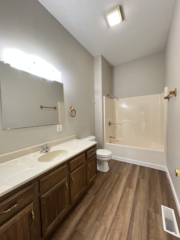 2901 Muscatine St #1 - Photo 7 of 12