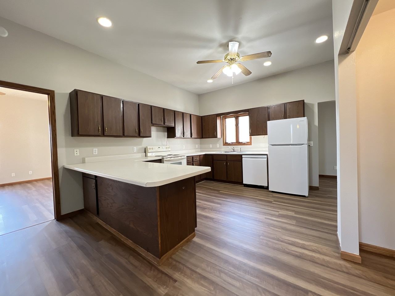 2901 Muscatine St #1 - Photo 3 of 12