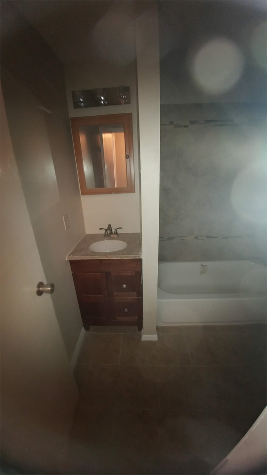 519 Lockhart St #3REAR - Photo 7 of 11