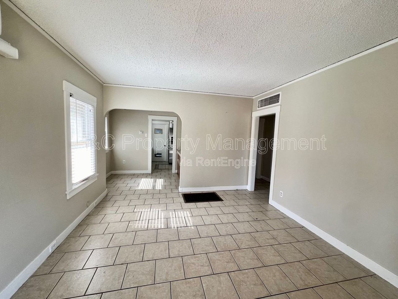 4476 E Washington Ave - Photo 2 of 8