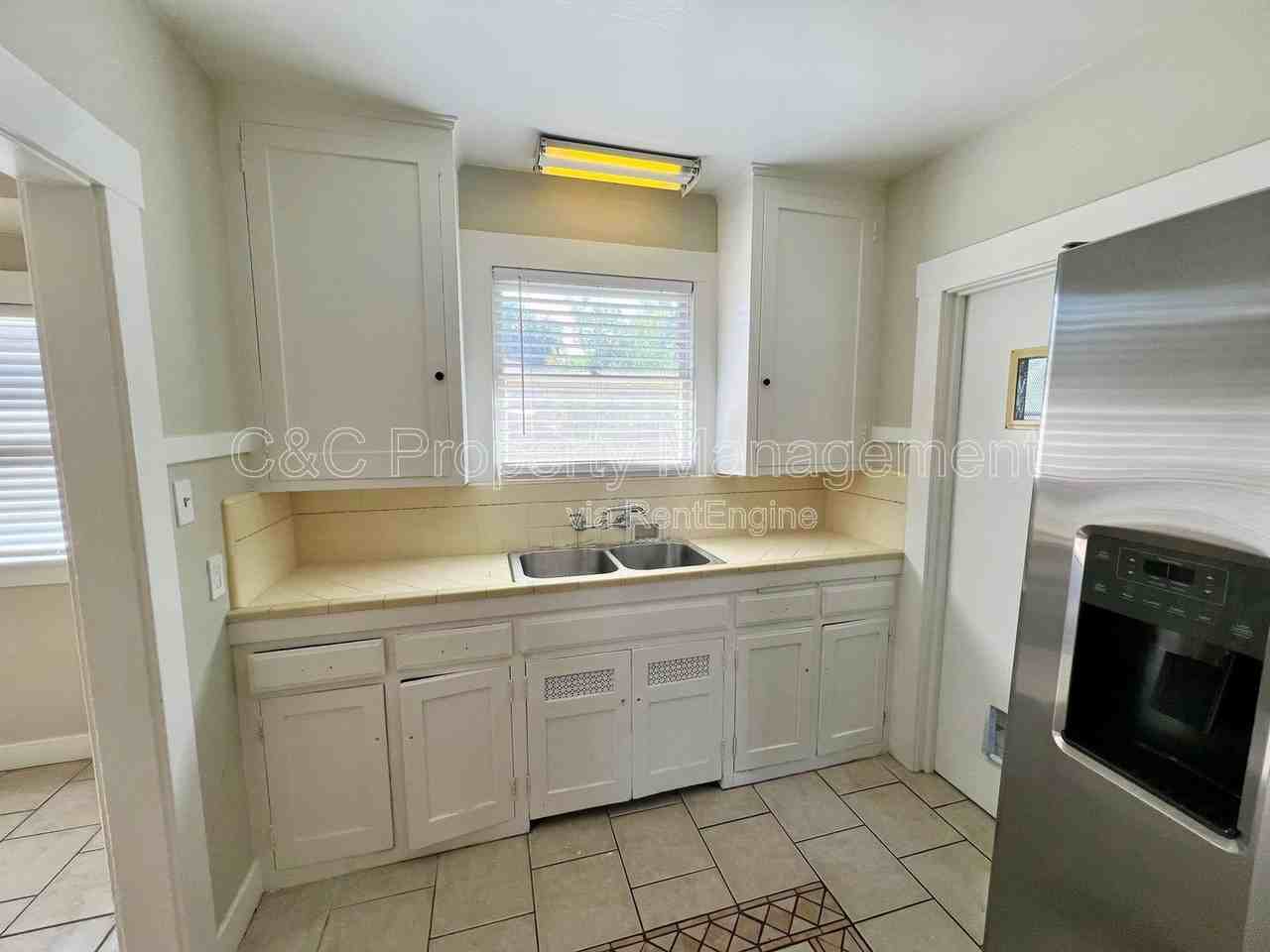 4476 E Washington Ave - Photo 4 of 8