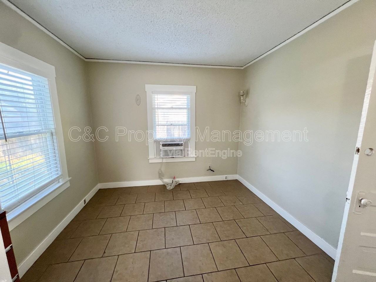 4476 E Washington Ave - Photo 5 of 8