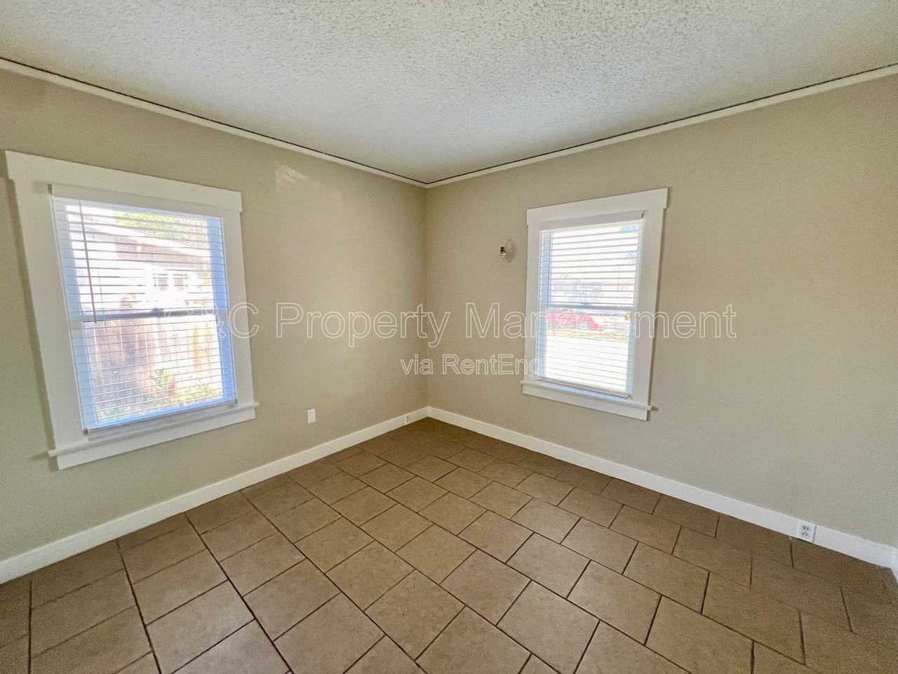 4476 E Washington Ave - Photo 7 of 8