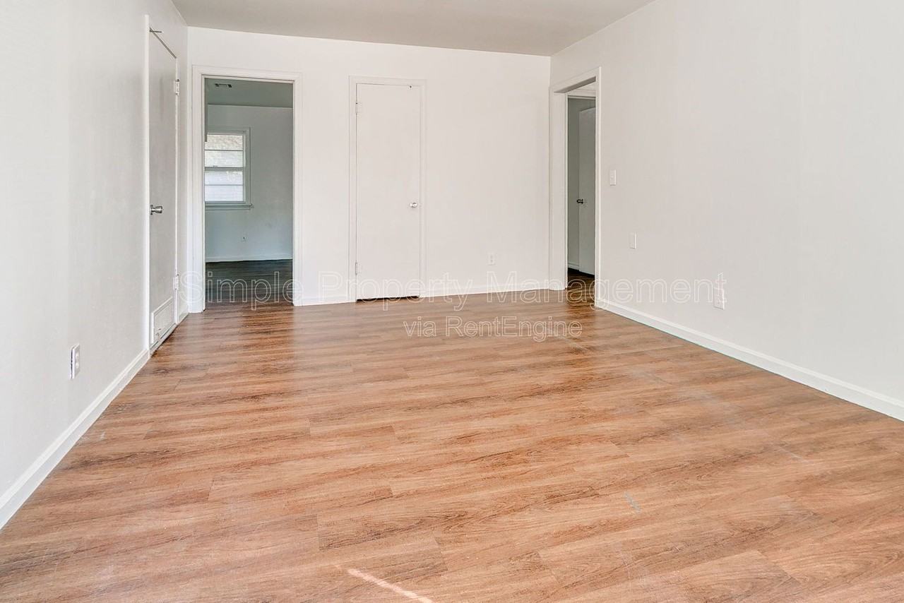 1307 Northwest 81st Street - Photo 4 of 20