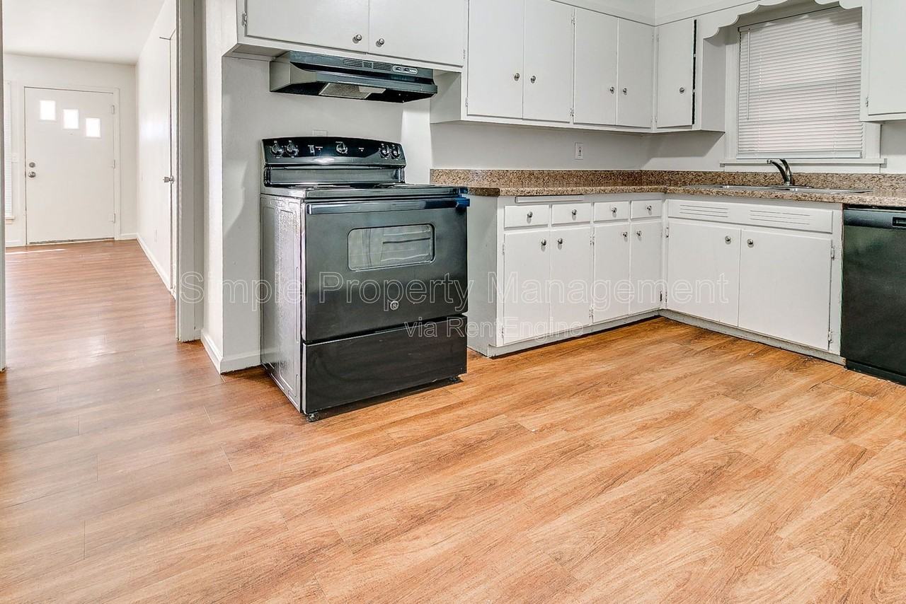 1307 Northwest 81st Street - Photo 7 of 20