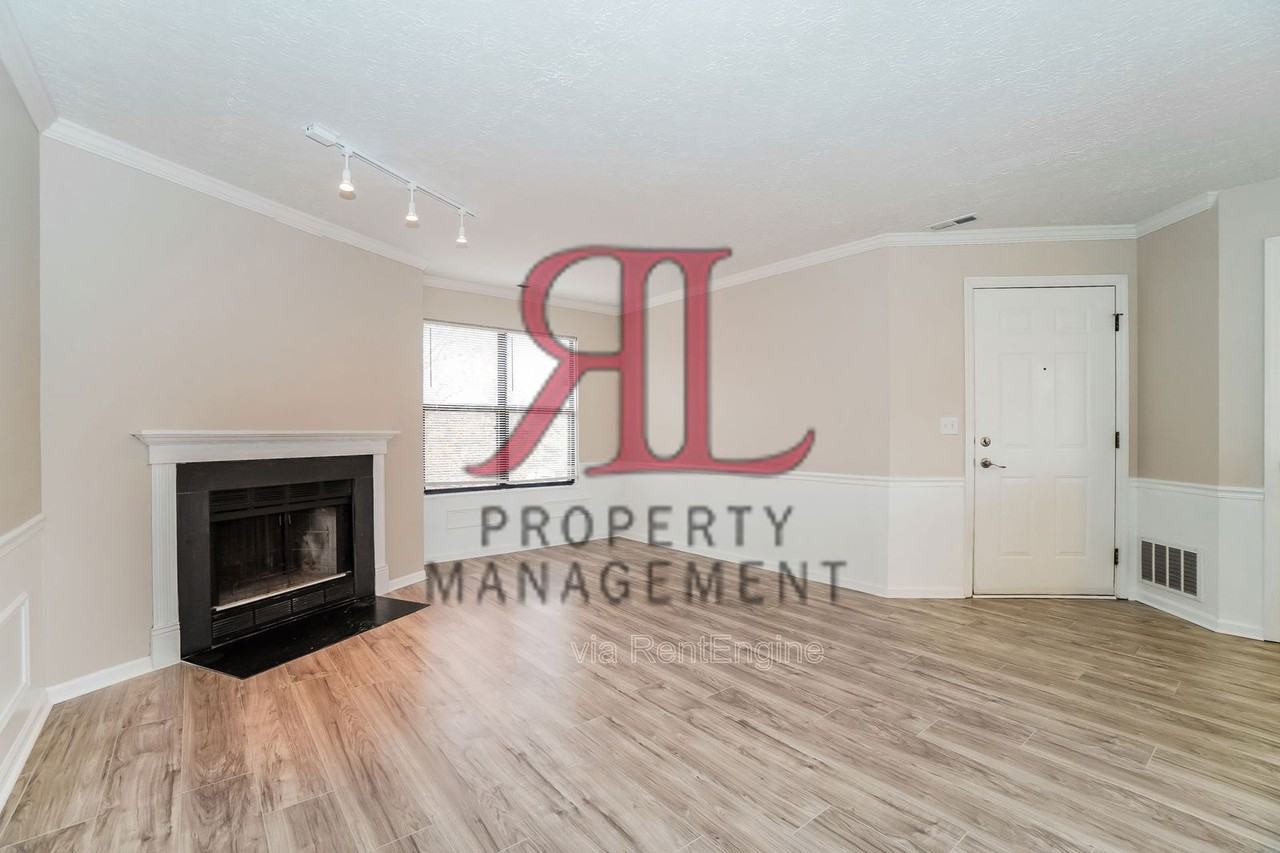 2733 Greystone Dr #D - Photo 4 of 21