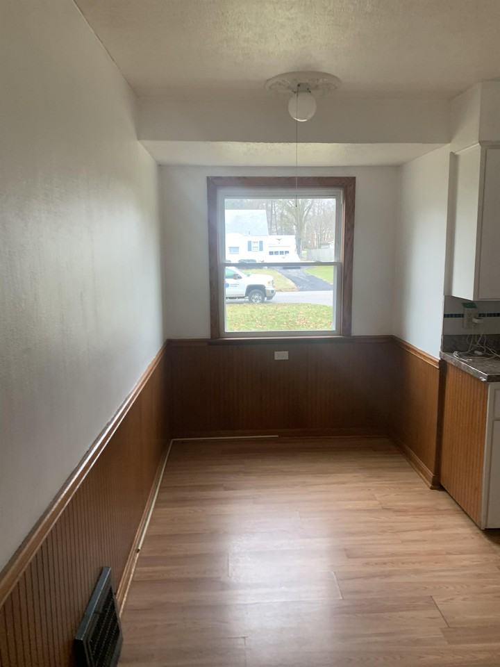 131 S Forest Ave - Photo 5 of 20