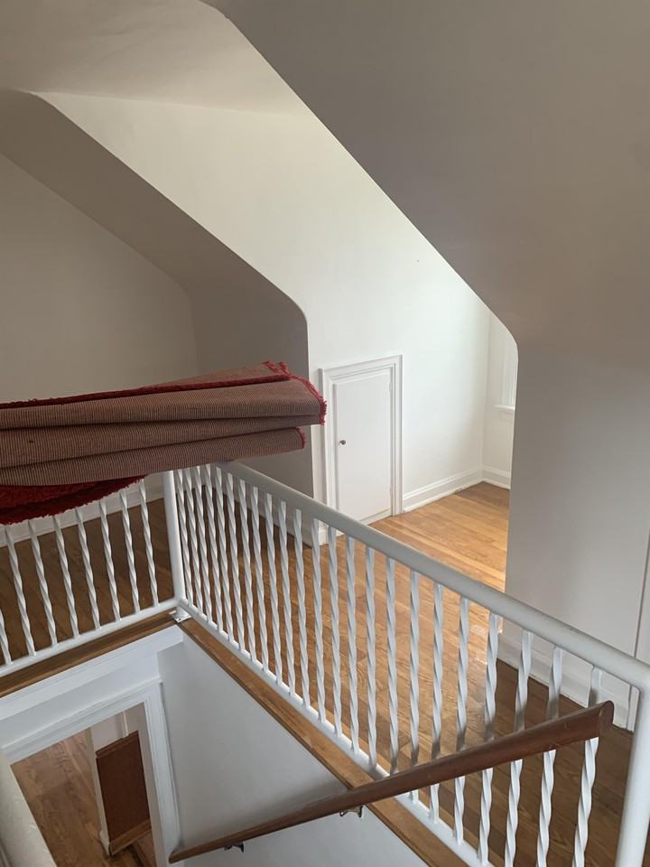 131 S Forest Ave - Photo 2 of 20