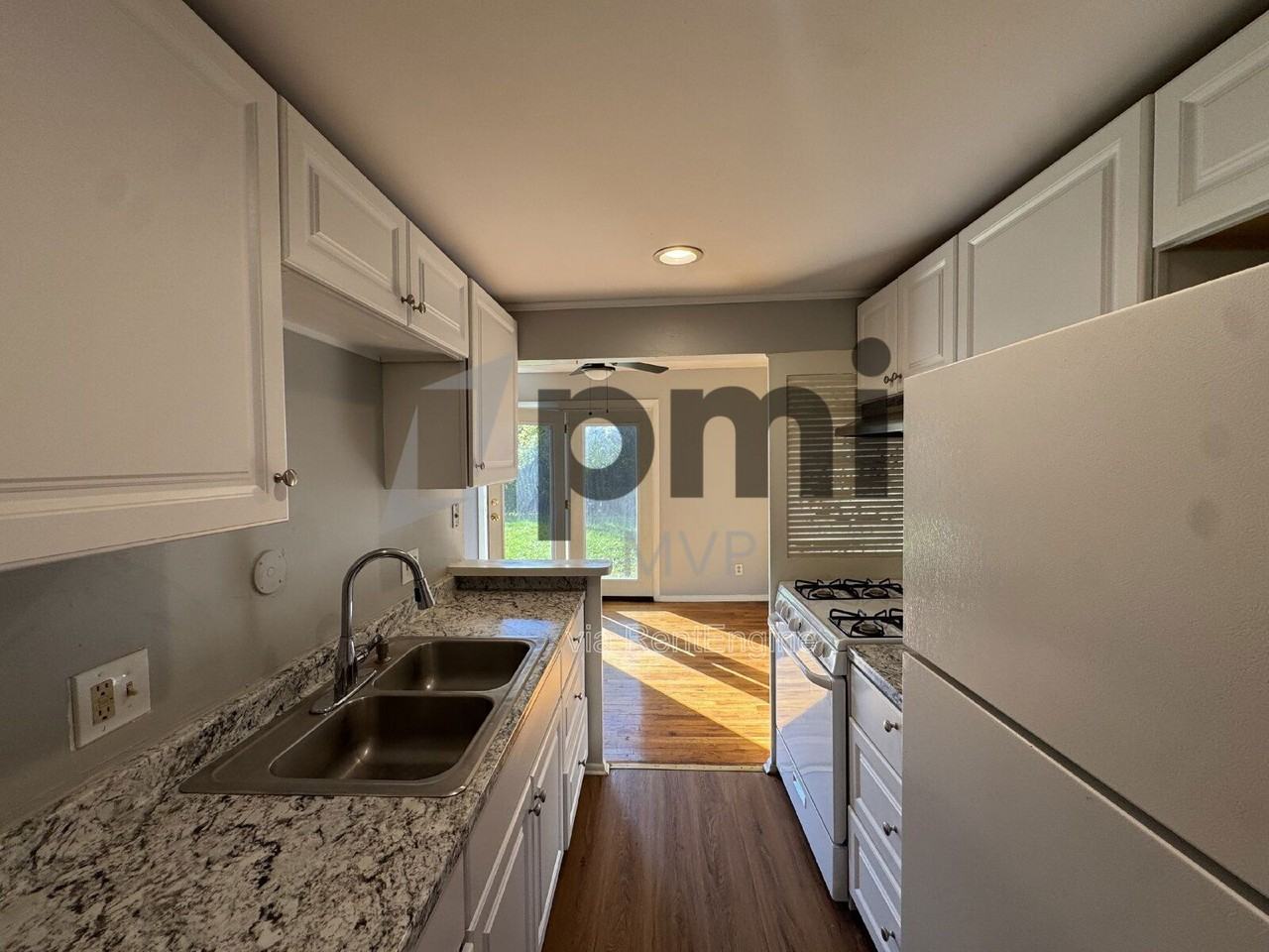 3029 Rotunda Ct S - Photo 2 of 26