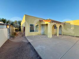 featured image of 2921 W Saint Tropaz Ave #1