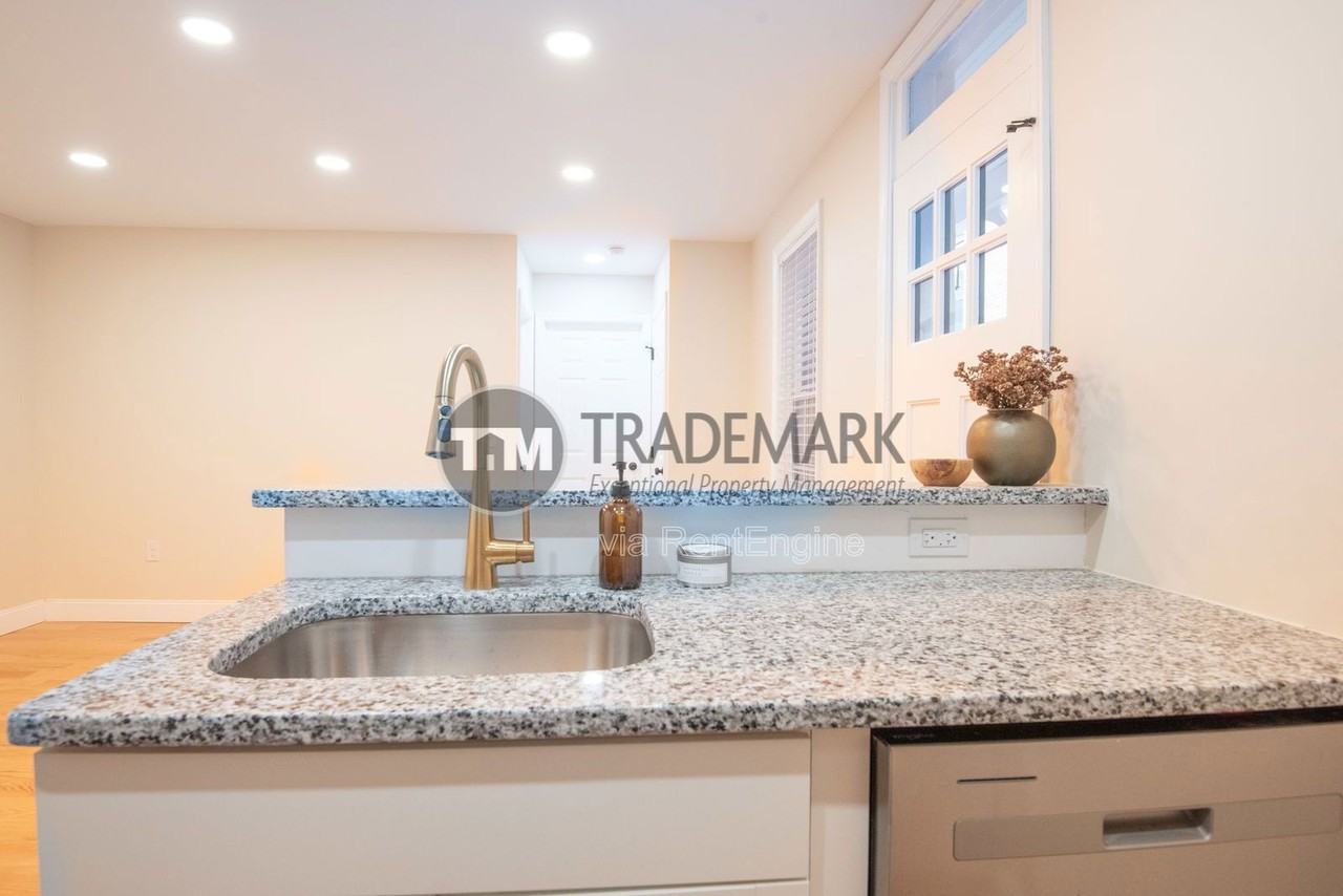 323 North Mulberry Street #2 - Photo 3 of 13