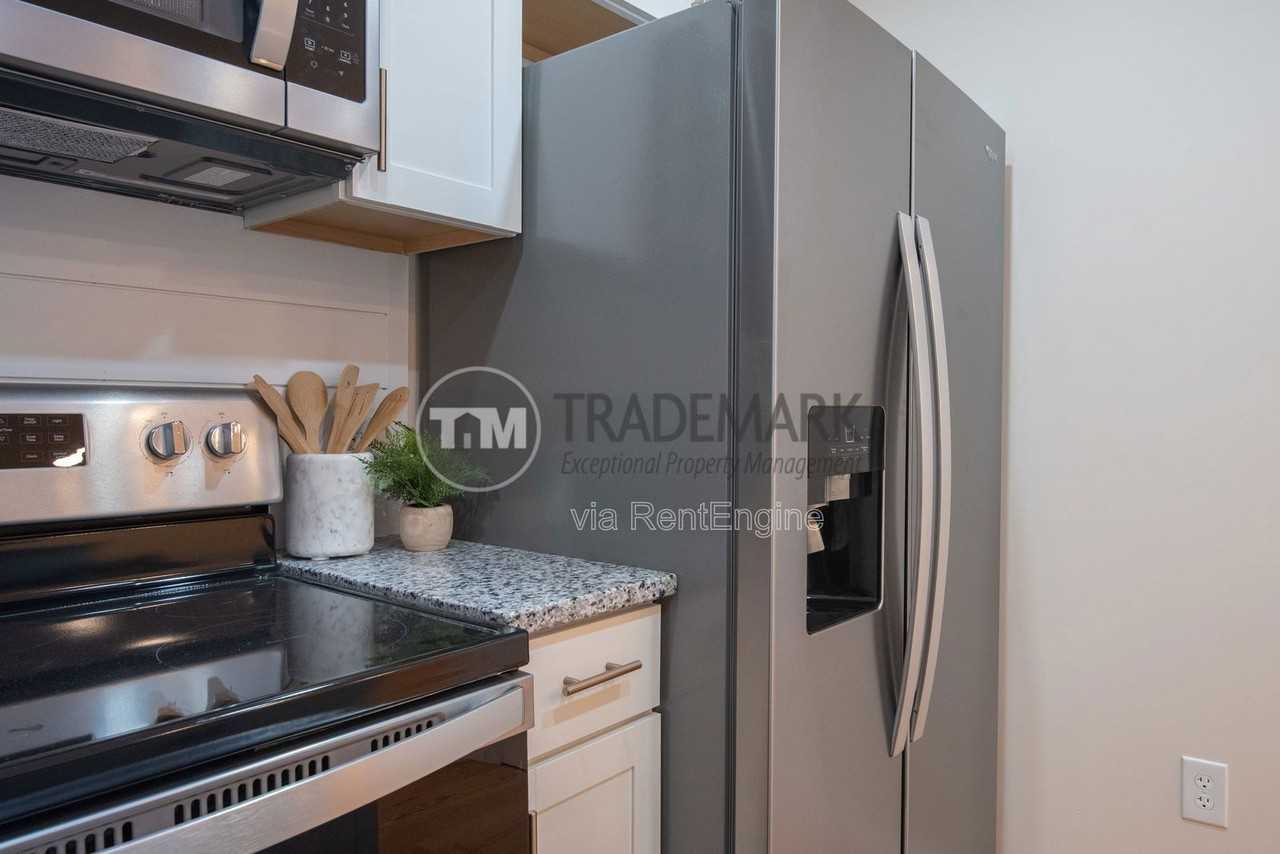 323 North Mulberry Street #2 - Photo 5 of 13