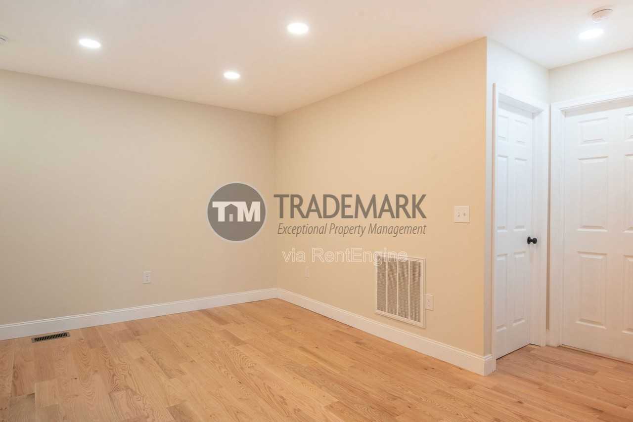 323 North Mulberry Street #2 - Photo 6 of 13