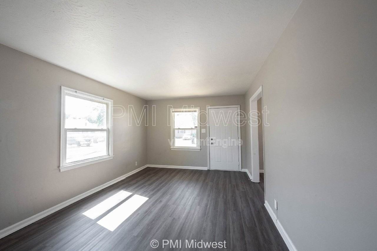 1937 King Ave - Photo 3 of 16