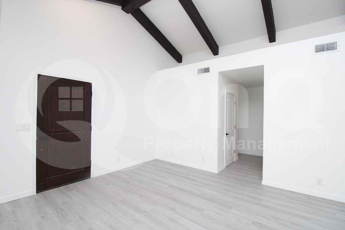 5623 S Rocky Point Rd - Photo 5 of 31