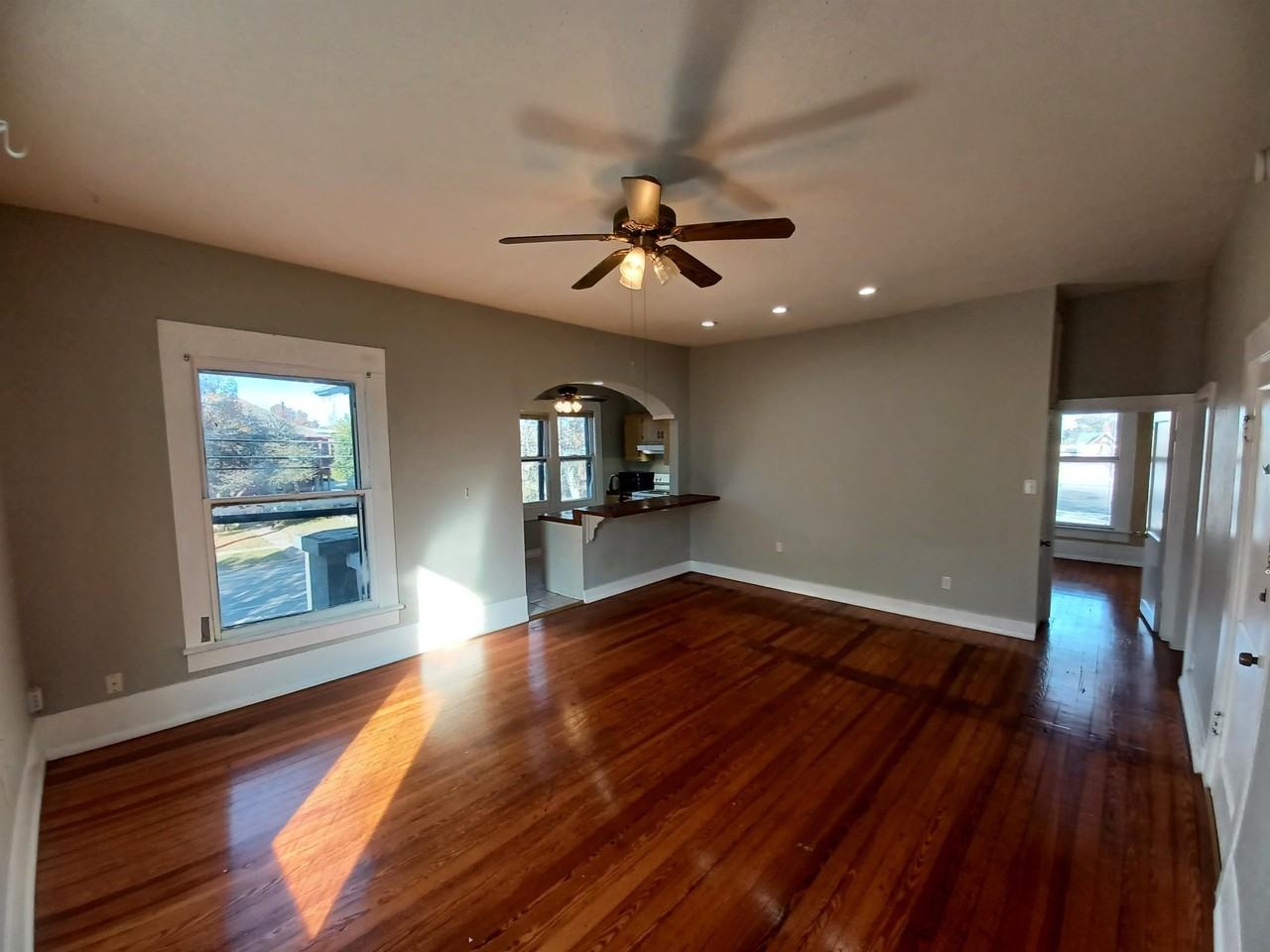 124 W Mistletoe Ave #3 - Photo 3 of 11