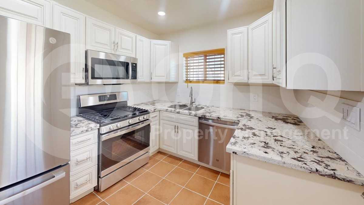 1416 S Highland Ave - Photo 4 of 20