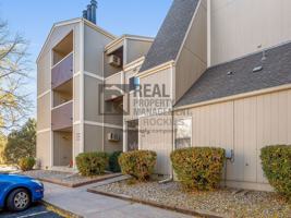 featured image of 512 East Monroe Drive #D427