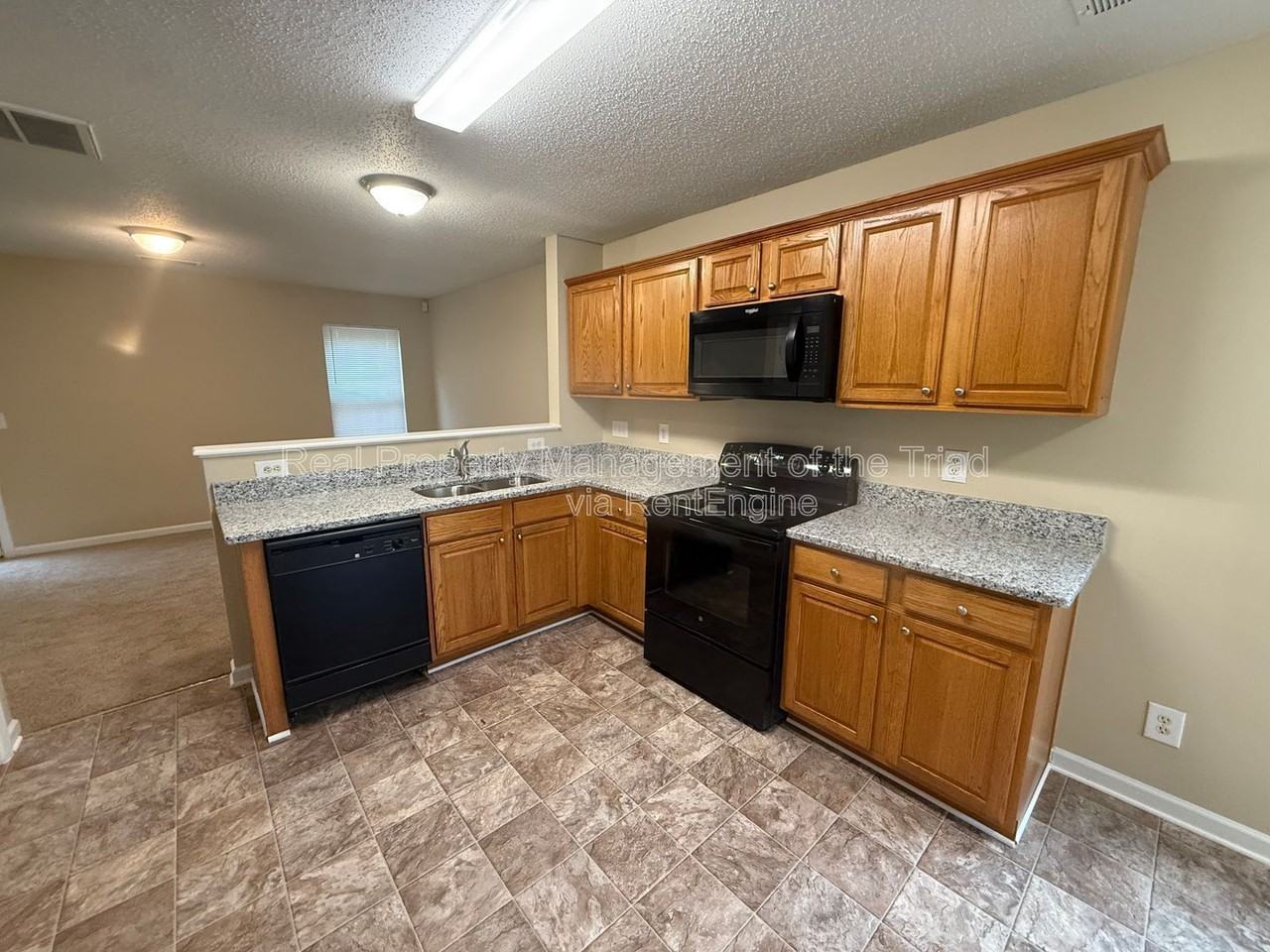 1124 Highstone Dr - Photo 6 of 16