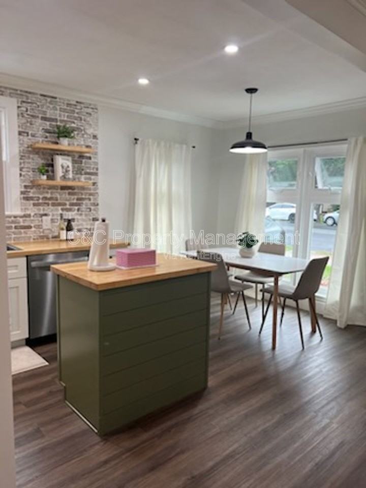 59 W Castle St - Photo 2 of 15