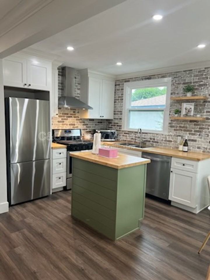 59 W Castle St - Photo 3 of 15