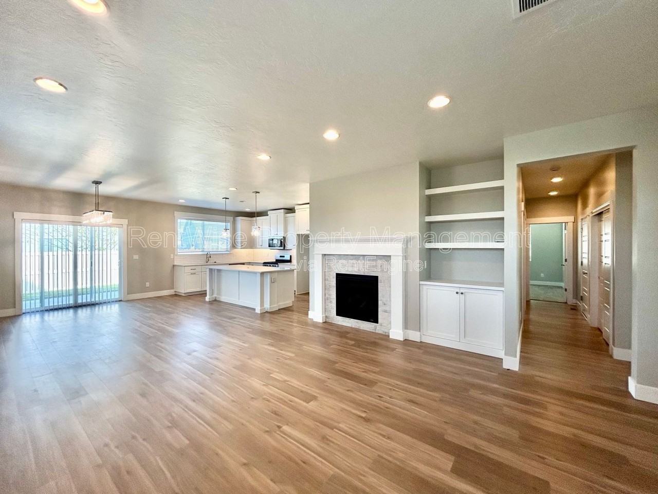 2090 N Banjo Ct - Photo 6 of 22