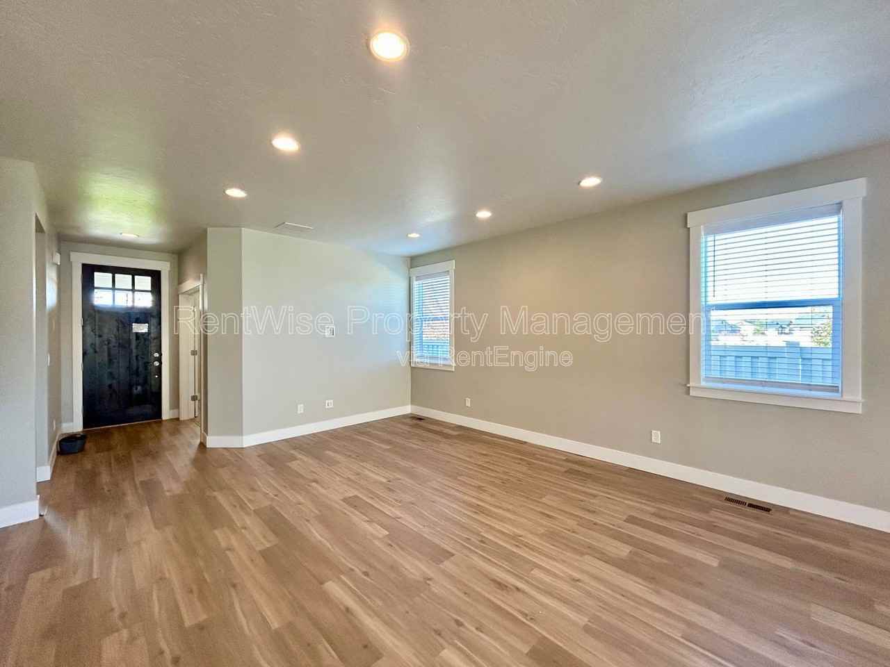 2090 N Banjo Ct - Photo 7 of 22