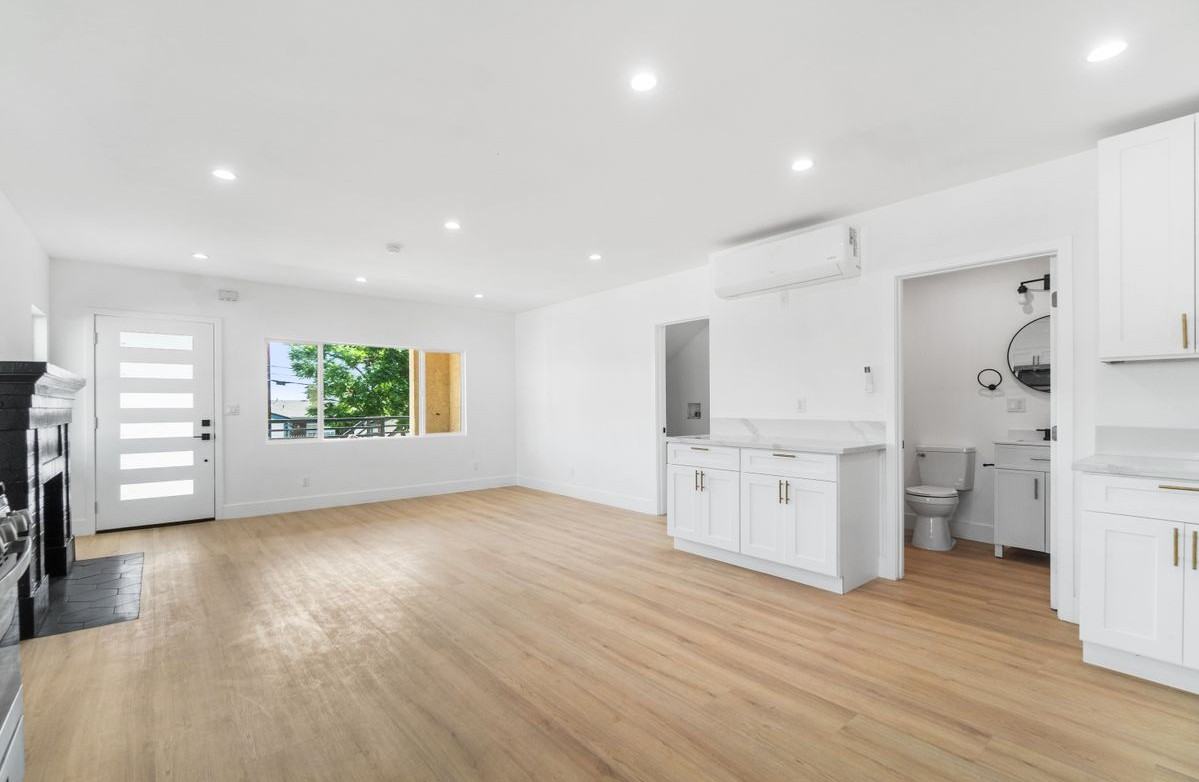 301 S Cabrillo Ave - Photo 5 of 13