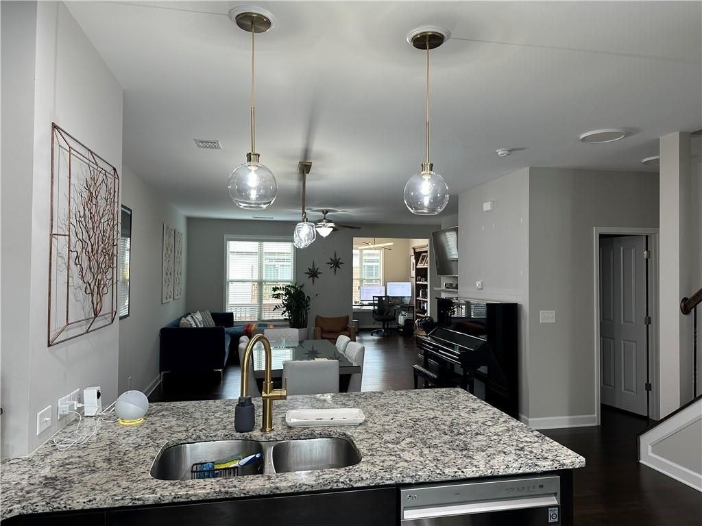 4253 Tacoma Trce - Photo 3 of 23