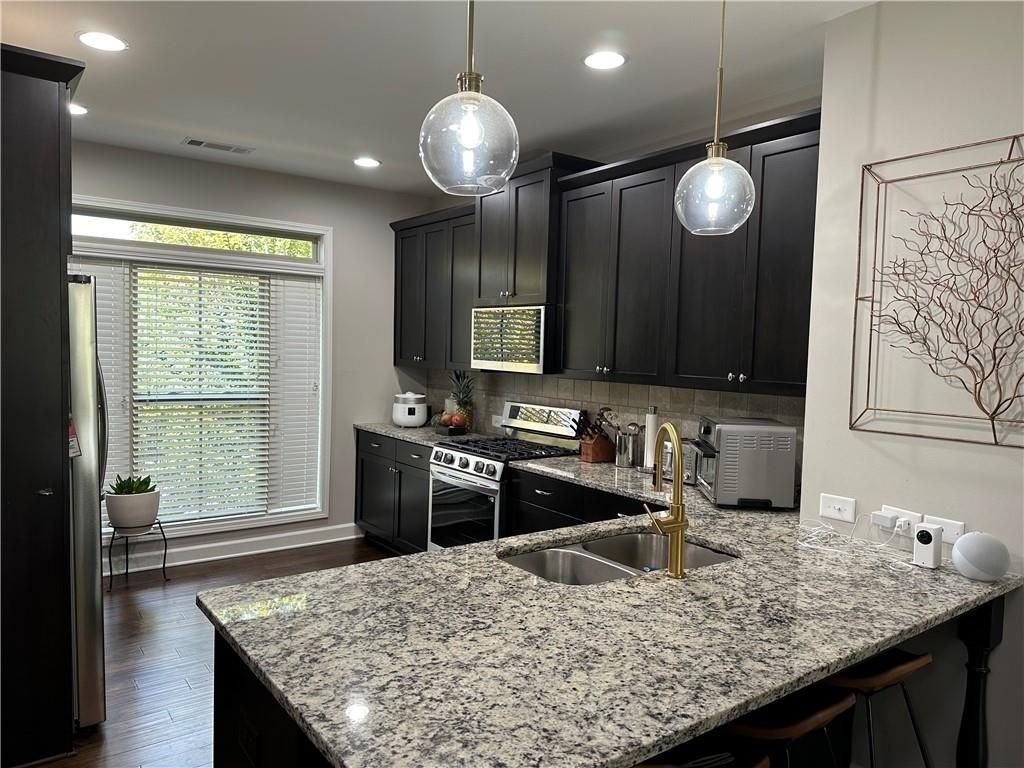 4253 Tacoma Trce - Photo 4 of 23