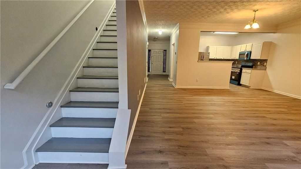 1501 Parc Main St - Photo 3 of 16