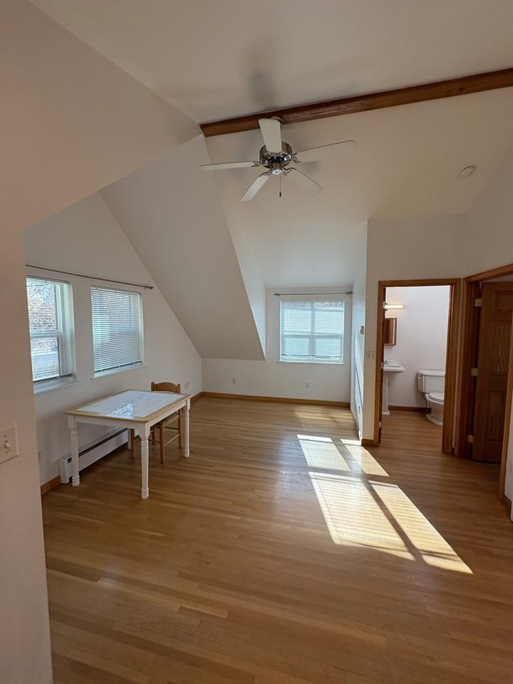 1239 S 2nd St W - Photo 3 of 10