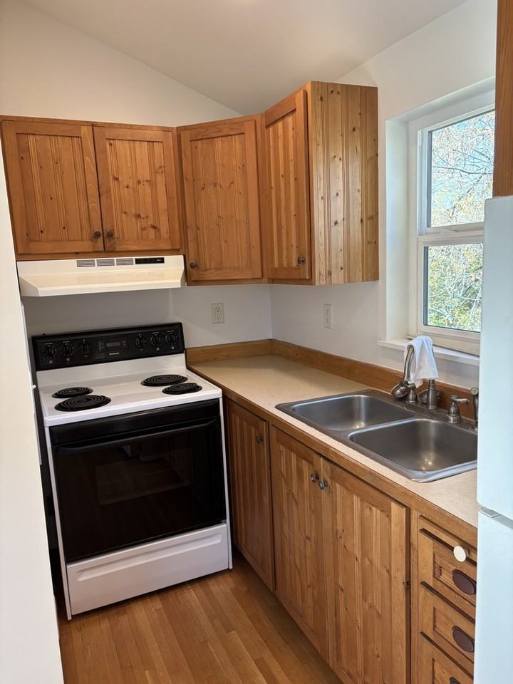 1239 S 2nd St W - Photo 7 of 10