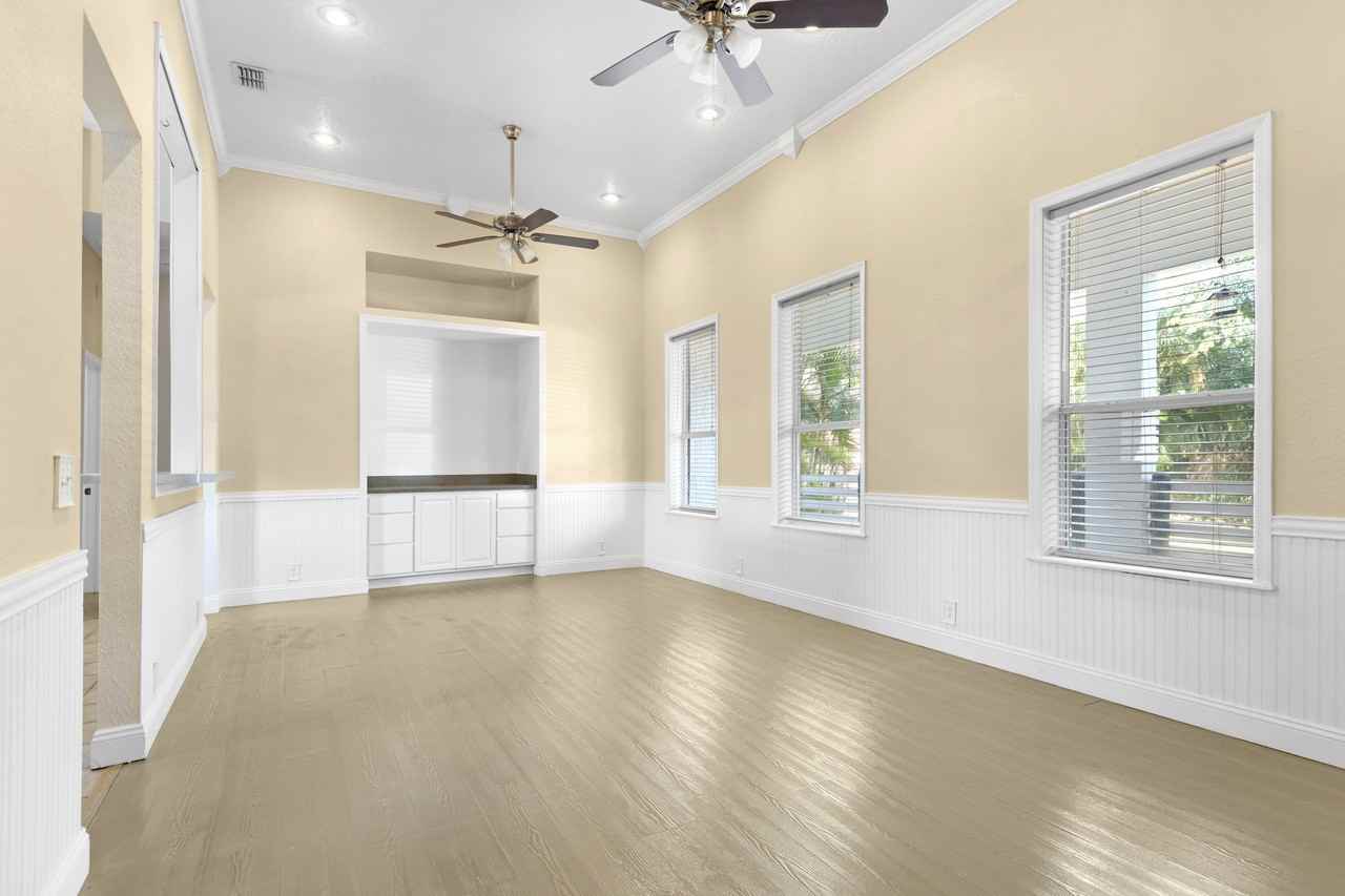 704 Grape Ave - Photo 7 of 20