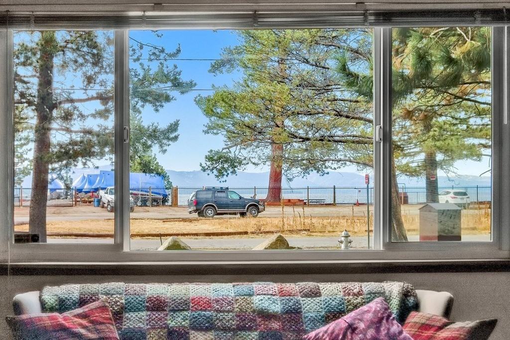 853 Park Ave - Photo 2 of 18